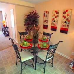 dining room at Beacon Ridge located in College Park, GA